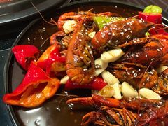 招牌十三香小龙虾-鲜小岛·铜锅涮肉