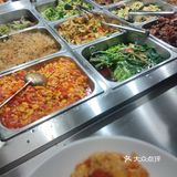 校园午餐小瞬间