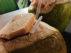 -东海岸人工湖美食村