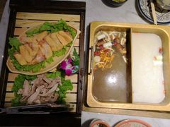 -尚尚仙·酸汤猪手·猪肚鸡火锅(华联万柳购物中心店)