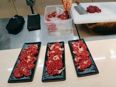 -牛里牛气· 榴莲海鲜鲜牛肉自助火锅·烤肉(华南城店)