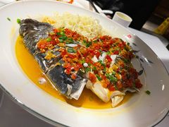 剁椒鱼头-屋顶花园餐厅(步行街老地王大厦店)