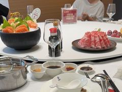 -红鼎豆捞·非遗鲍皇汤火锅(宝丰路店)