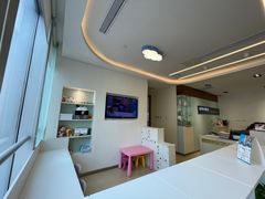 -瑞尔齿科(南京东路名人诊所)
