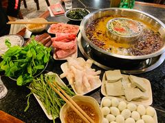 -邓莽子老火锅(中兴路总店)