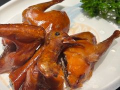 脆皮红烧乳鸽-一粥荟·非遗鱼粥(天河北店)