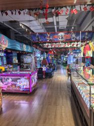 -探奇乐园蹦床公园(日月广场店)