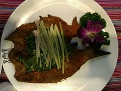 -香巴拉云南餐厅(华莱坞店)