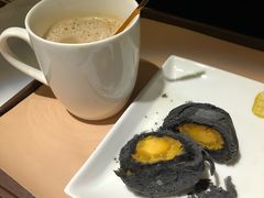 乌豆沙蛋黄酥-陶陶居饼家(惠福东路店)