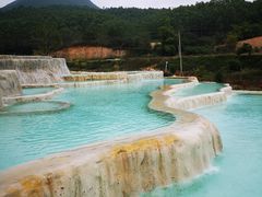 -十万大山布透温泉