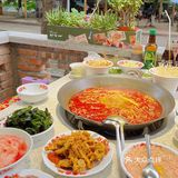 成都探店｜超出片的80年代街头火锅