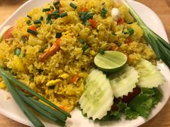 -J Daeng Seafood