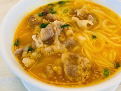 至激酸辣汤灼肥牛-悦湖公馆