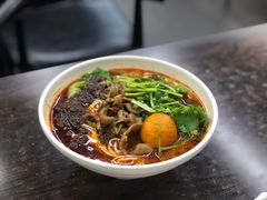 特色肥肠面-耙豌豆重庆小面
