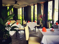 -Palate Angkor Restaurant & Bar