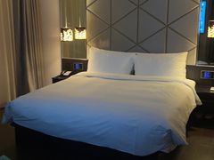 -桔子酒店(上海西藏北路地铁站店)