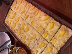 榴芒满满薄脆披萨-埠口精酿夜景餐酒吧· BREWPORT BISTRO(长嘉汇重庆之眼店)