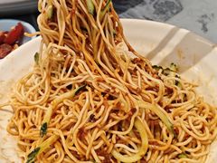 -肥肥虾庄·金牌油焖大虾(东湖欢乐谷店)