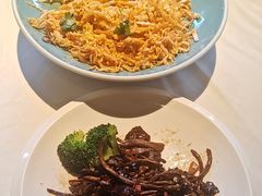 -八府香鸭·啫啫煲(华山路店)