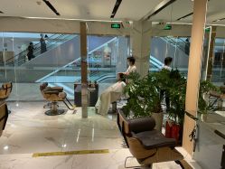 -罗亚帝造型·烫发染发
