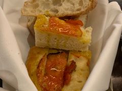 -卡佩罗意大利餐厅及酒吧Al Cappello Trattoria