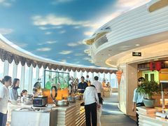 -黄金海景西餐厅·三文鱼·牛扒云顶旋转自助餐