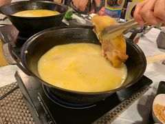 -鲜入围煮花胶鸡海鲜火锅