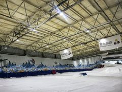 -乔波室内滑雪场