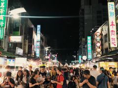 -六合夜市