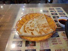 千层油饼-阿超过桥米线(画展路店)