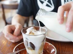 -ROAST coffee & eatery