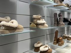 -UGG(燕莎奥特莱斯购物中心店)
