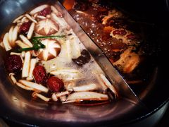 台式麻辣锅-湊湊火锅·茶憩(杭州湖滨银泰in77店)