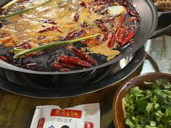 -黄潇洒老火锅(九眼桥宏济巷店)