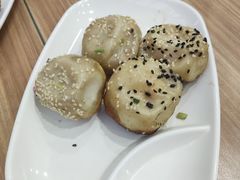 -小杨生煎(金山百联购物中心3楼店)