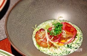 Italian Thick-Cut Scallops with Coconut Vinegar