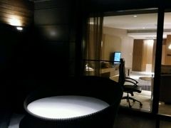 -上海滴水湖皇冠假日酒店