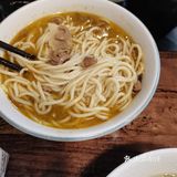 我吃的怪味面,小份的都吃的撑撑的,里面的绍子料很多