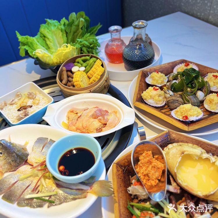 定西路人气尚蒸燚蒸汽海鲜，黄金面包蟹回味无穷