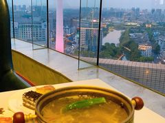 -云顶旋转自助景观餐厅
