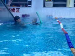 -龙格亲子游泳·水育早教中心(华亿大润发店)