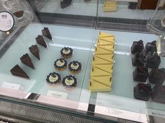 -UNI UNI(环亚凯瑟琳店)