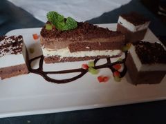 经典提拉米苏芝士蛋糕-YUE·6·西式融合餐厅(外滩六号店)
