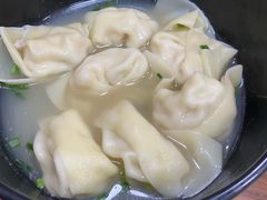 三鲜大馄饨-万寿斋(山阴路店)