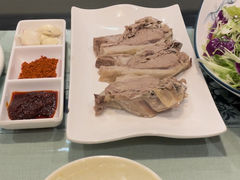 手抓羊肉-清真·伊然轩青海特色美食