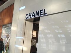 -CHANEL(戴高乐机场T 2E店)
