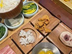 -银米·云南传统过桥米线(双廊黑金冠店)