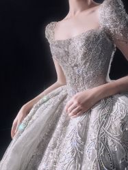 -艾米丽婚纱礼服