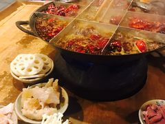 -白乐天毛肚火锅馆(解放碑店)