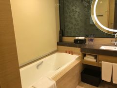 -广州花都皇冠假日酒店
